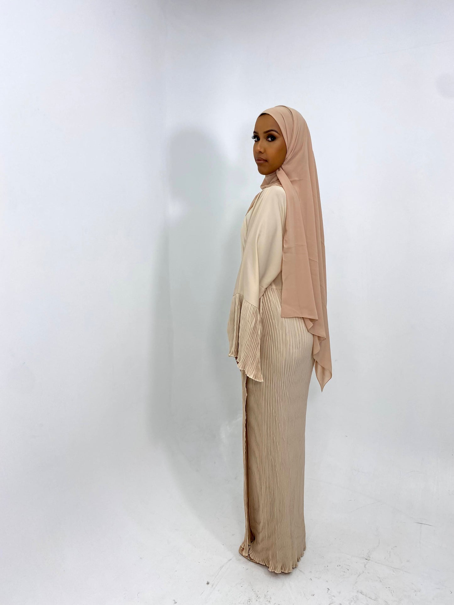 Soft Shell Pearlescent Abaya