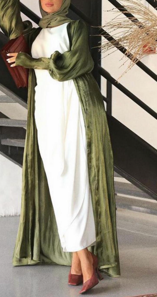 Aya Abaya in Ivy