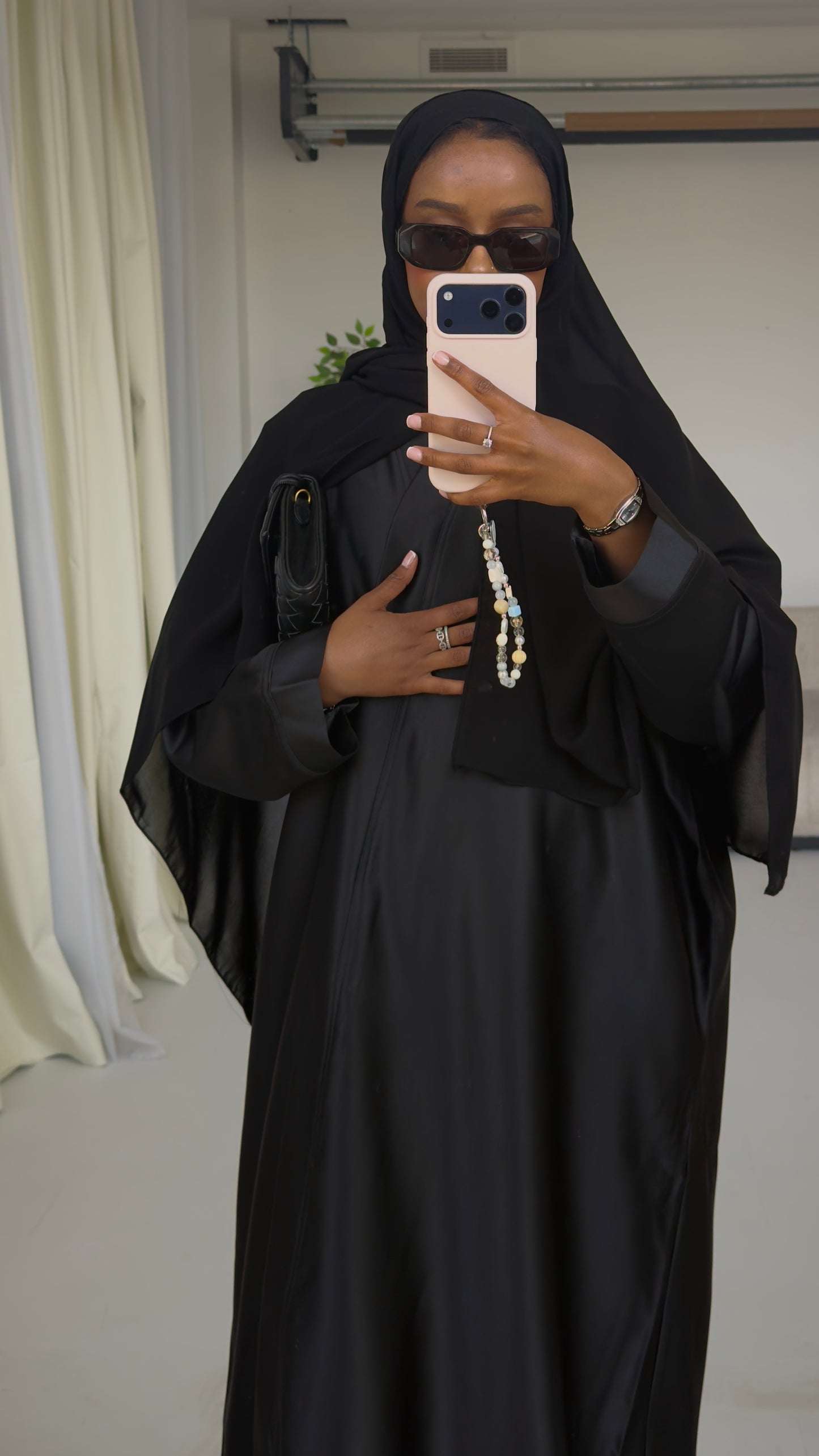 Ismahan Abaya in Noir